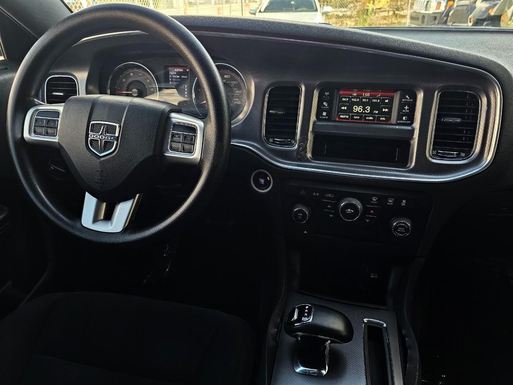 Dodge Charger Vehicle Full-screen Gallery Image 23