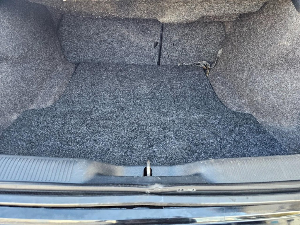 Dodge Charger Vehicle Full-screen Gallery Image 27