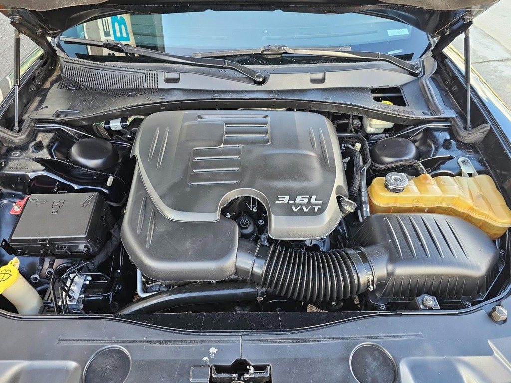 Dodge Charger Vehicle Full-screen Gallery Image 28