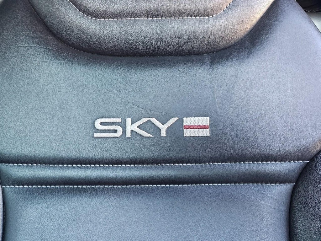 Saturn Sky Vehicle Full-screen Gallery Image 29