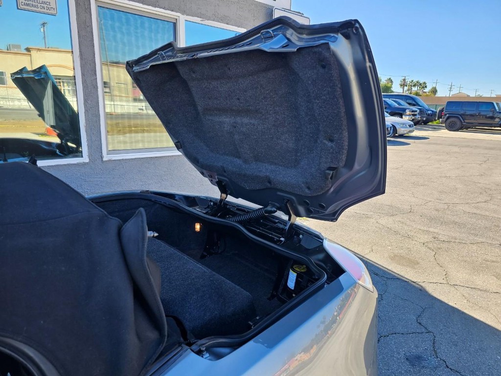 Saturn Sky Vehicle Full-screen Gallery Image 40