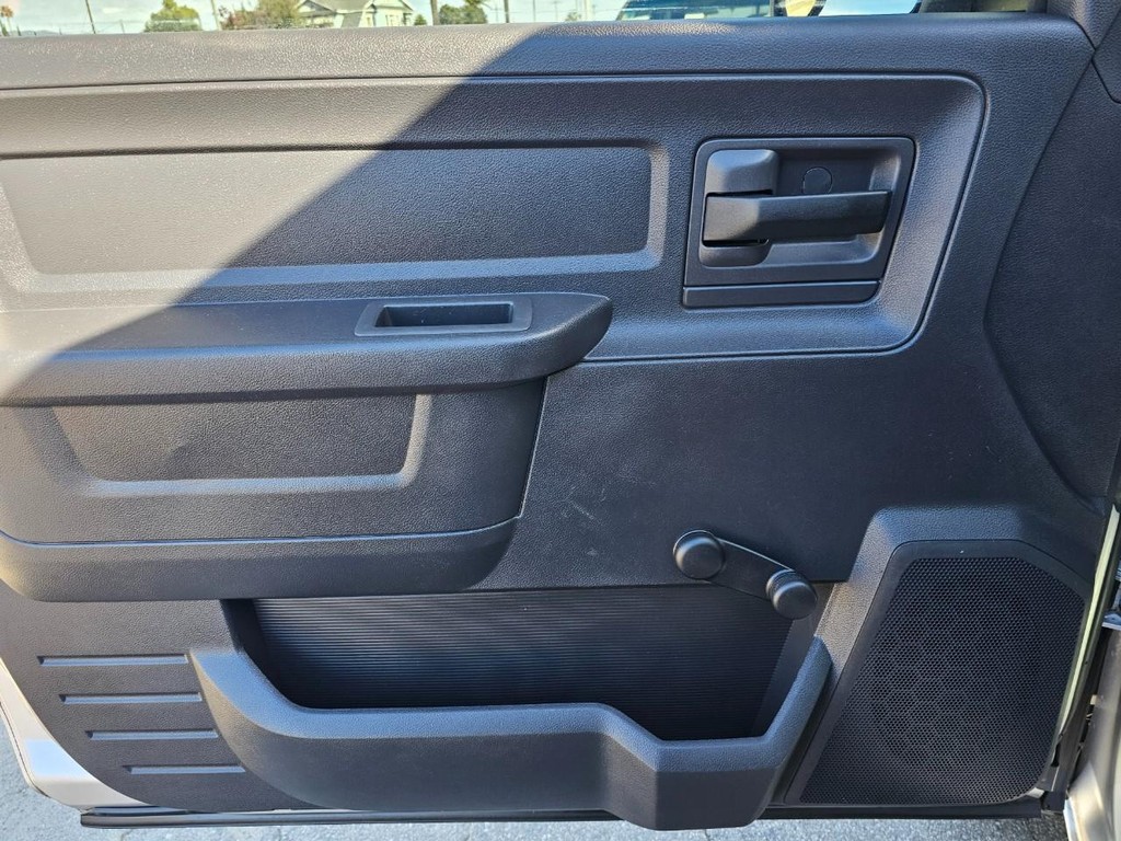 Dodge Ram 1500 Vehicle Full-screen Gallery Image 6