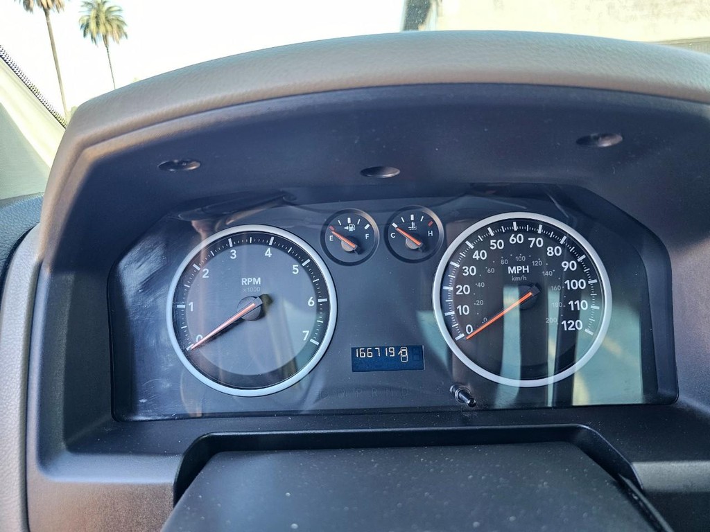 Dodge Ram 1500 Vehicle Full-screen Gallery Image 9