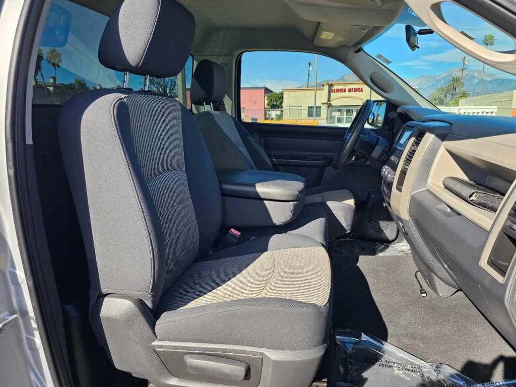 Dodge Ram 1500 Vehicle Full-screen Gallery Image 16