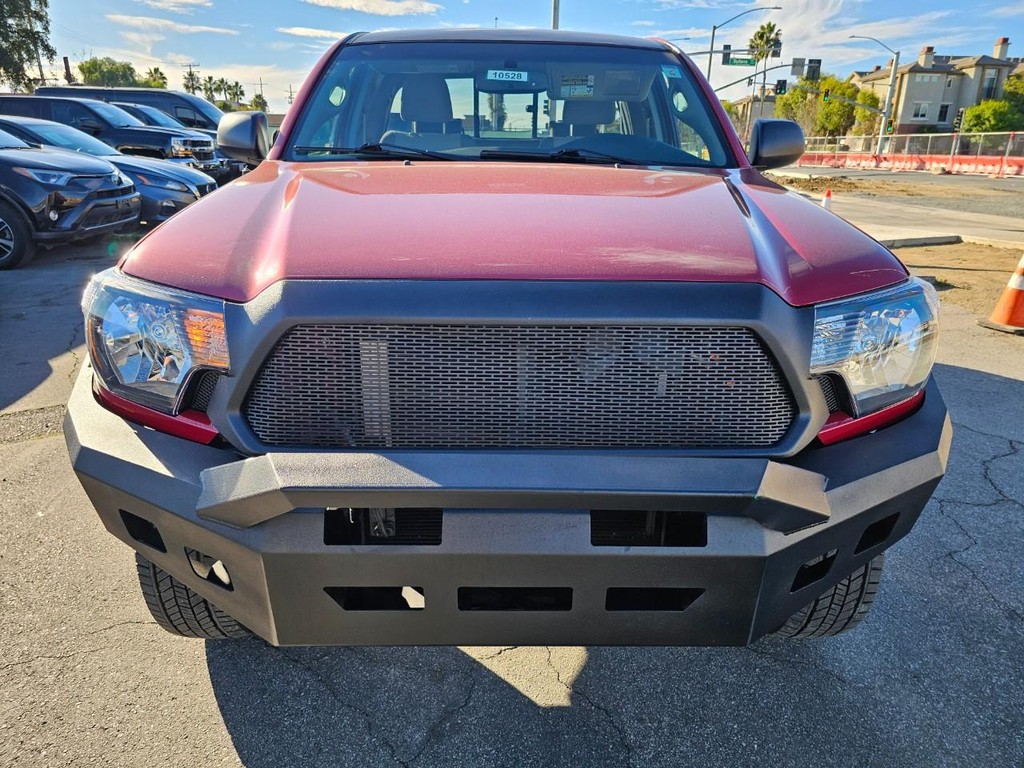 Toyota Tacoma Vehicle Full-screen Gallery Image 8