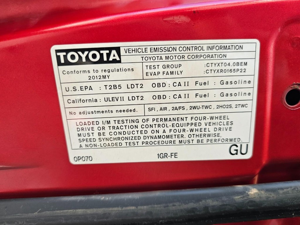 Toyota Tacoma Vehicle Full-screen Gallery Image 37