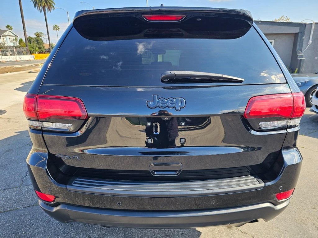 Jeep Grand Cherokee Vehicle Full-screen Gallery Image 5