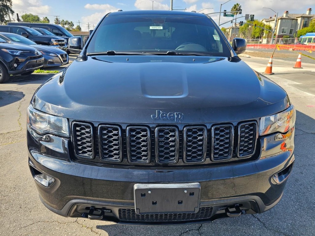 Jeep Grand Cherokee Vehicle Full-screen Gallery Image 9