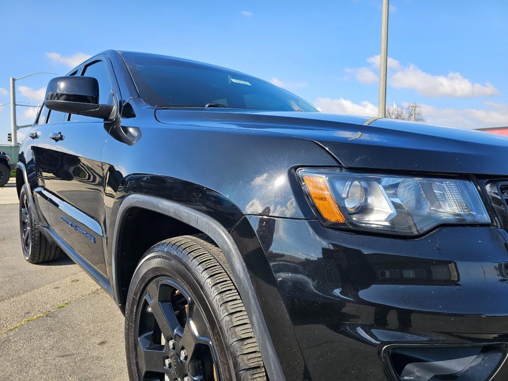 Jeep Grand Cherokee Vehicle Full-screen Gallery Image 10