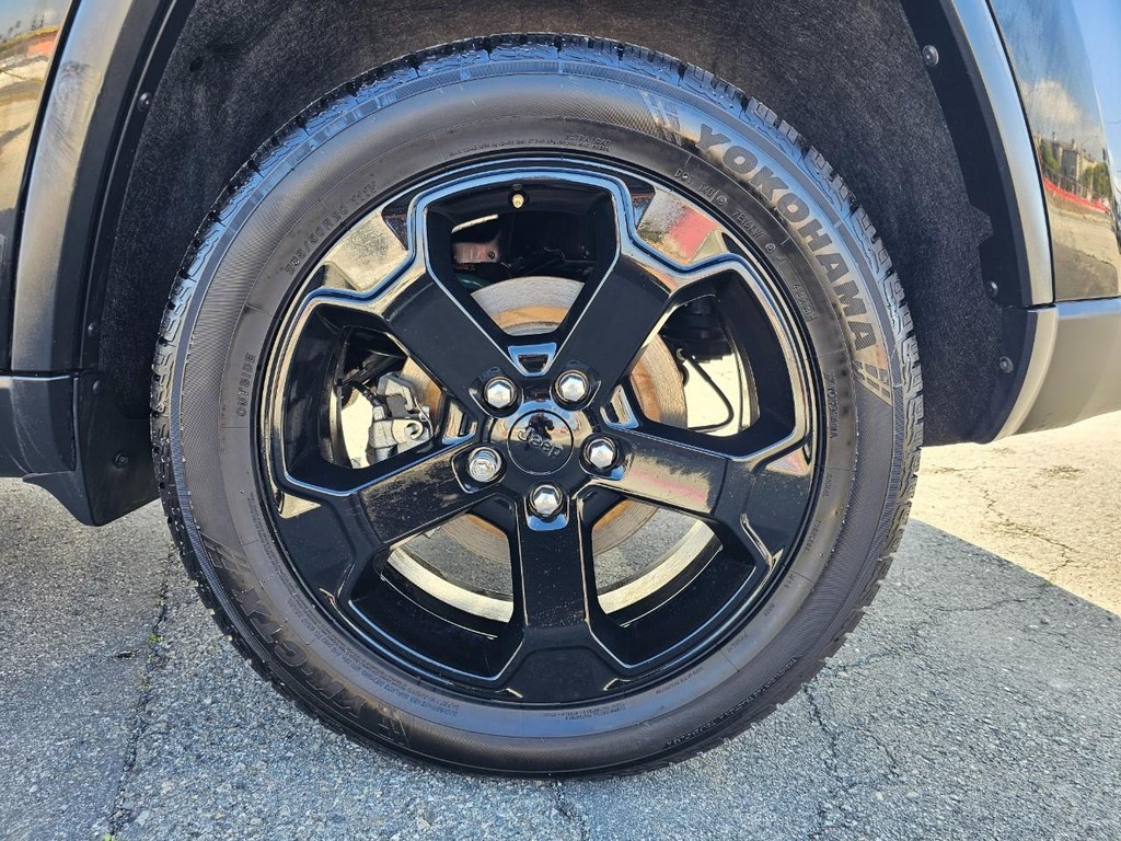 Jeep Grand Cherokee Vehicle Full-screen Gallery Image 18