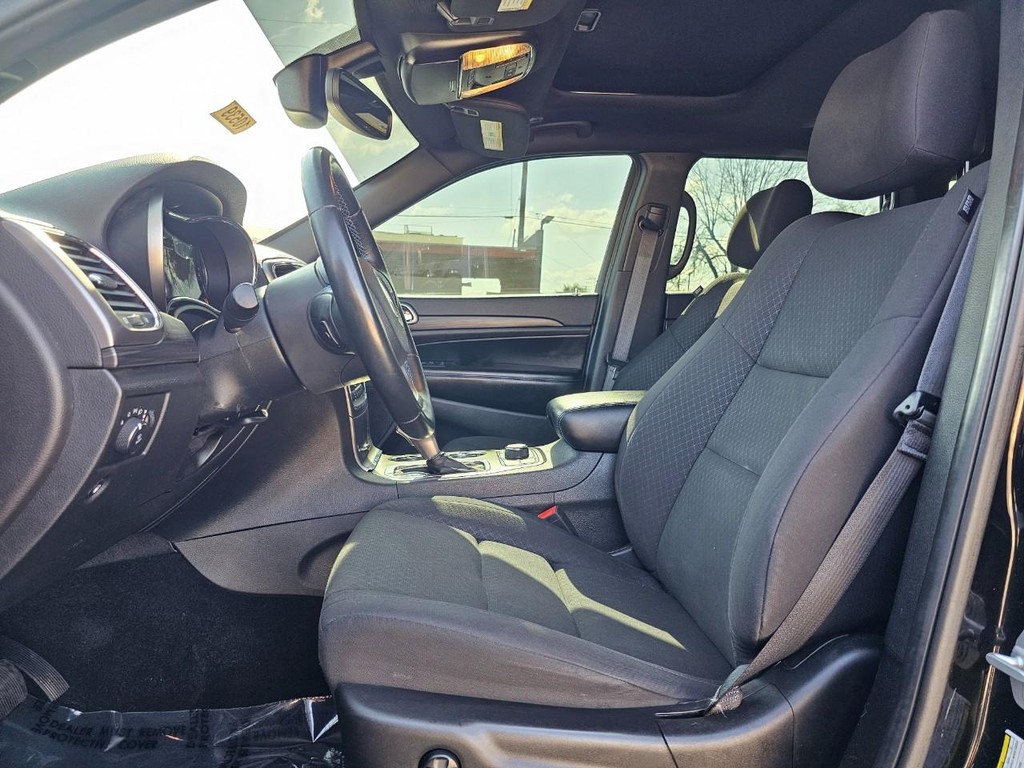 Jeep Grand Cherokee Vehicle Full-screen Gallery Image 20