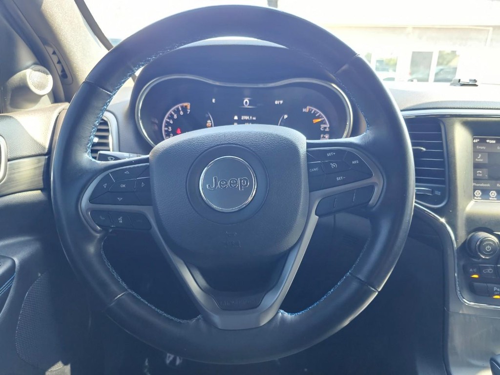 Jeep Grand Cherokee Vehicle Full-screen Gallery Image 36