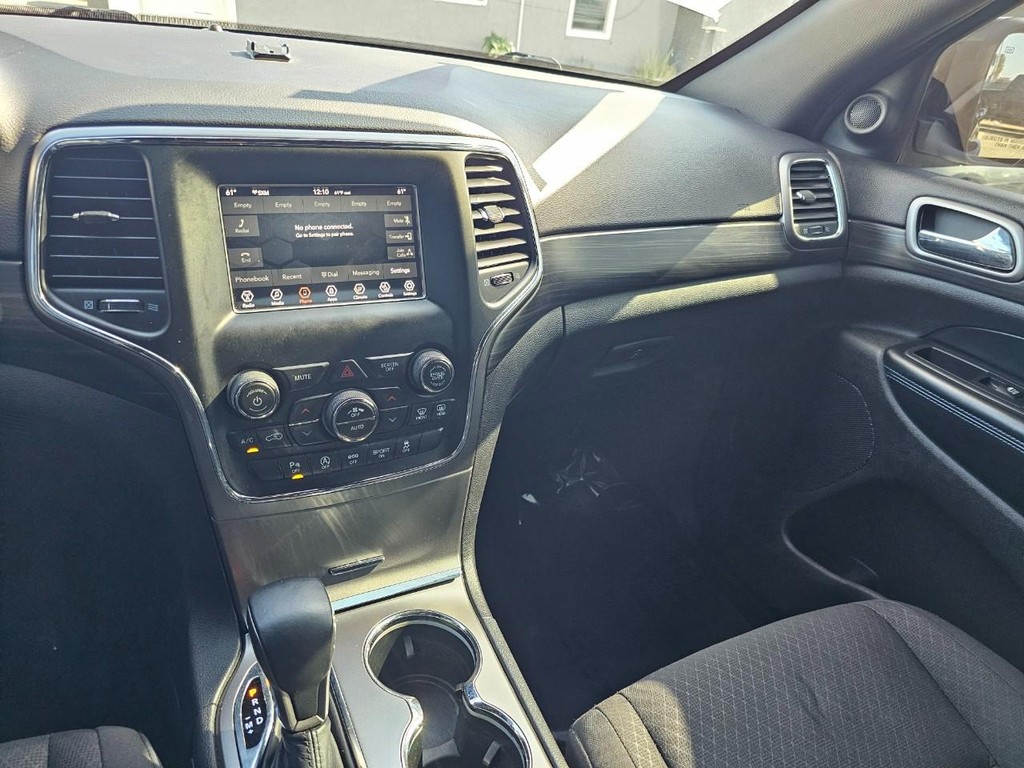 Jeep Grand Cherokee Vehicle Full-screen Gallery Image 38