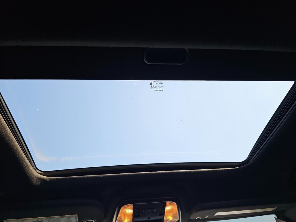 Jeep Grand Cherokee Vehicle Full-screen Gallery Image 39