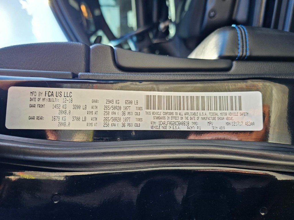 Jeep Grand Cherokee Vehicle Full-screen Gallery Image 44