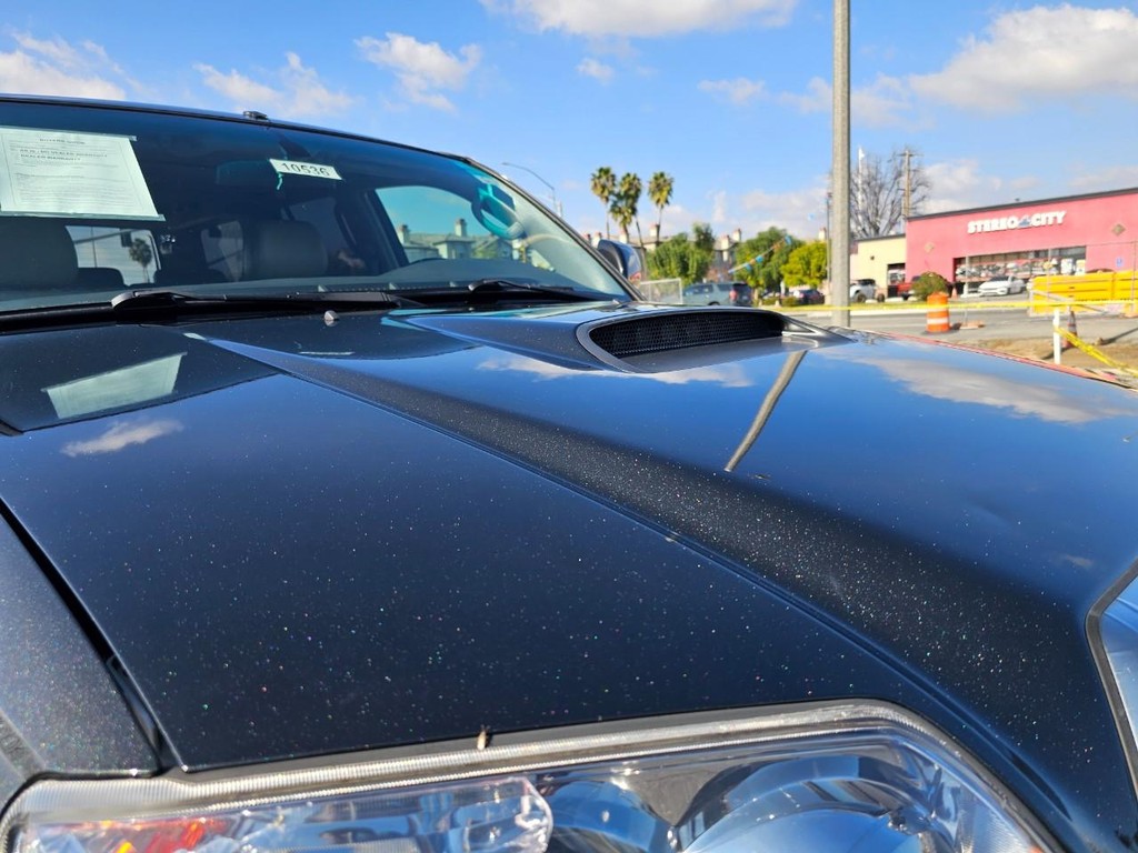 Toyota 4Runner Vehicle Full-screen Gallery Image 16