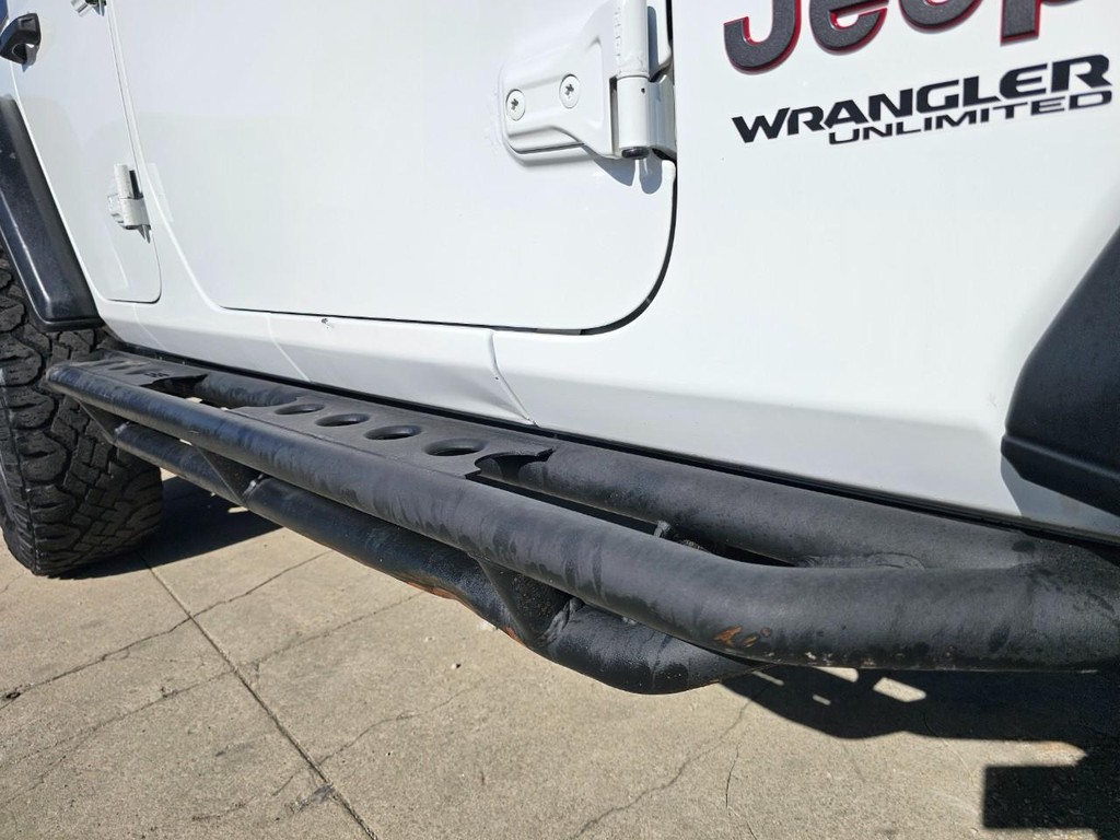 Jeep Wrangler Unlimited Vehicle Full-screen Gallery Image 15