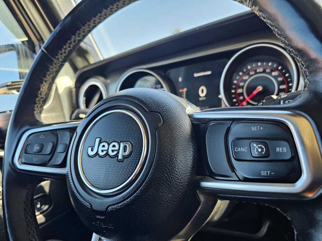 Jeep Wrangler Unlimited Vehicle Full-screen Gallery Image 25