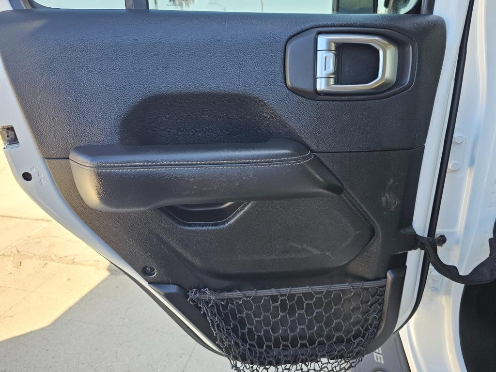 Jeep Wrangler Unlimited Vehicle Full-screen Gallery Image 29