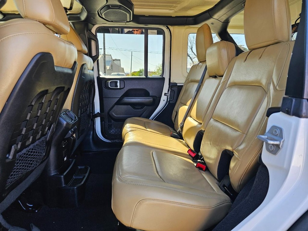 Jeep Wrangler Unlimited Vehicle Full-screen Gallery Image 30