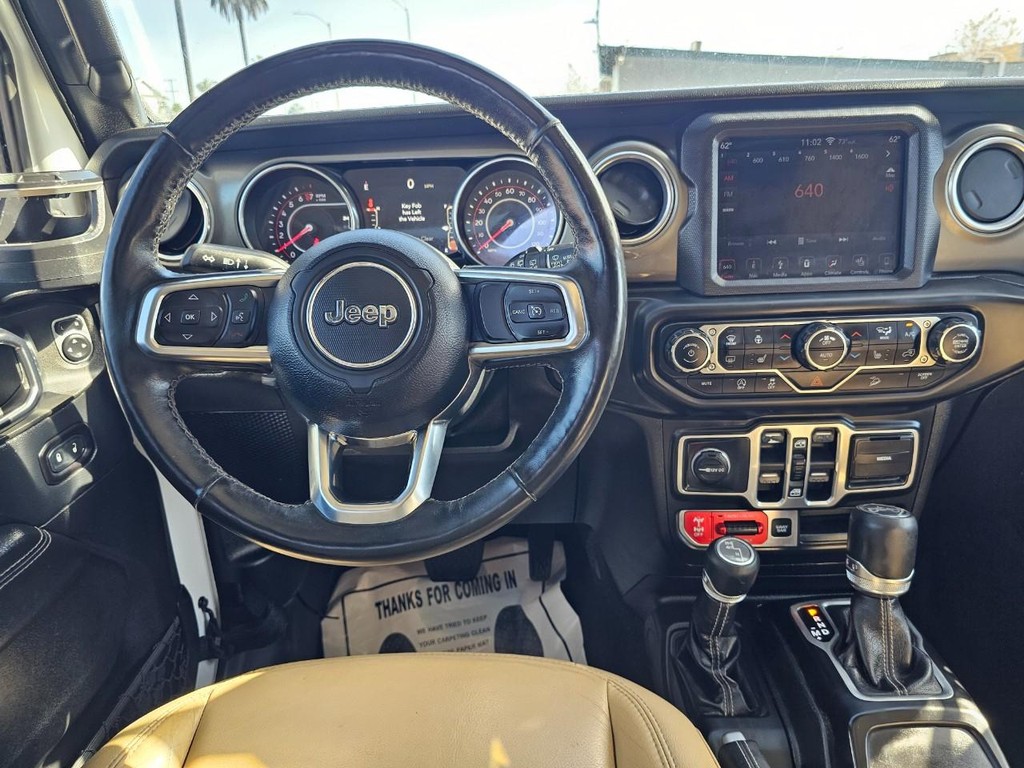 Jeep Wrangler Unlimited Vehicle Full-screen Gallery Image 32