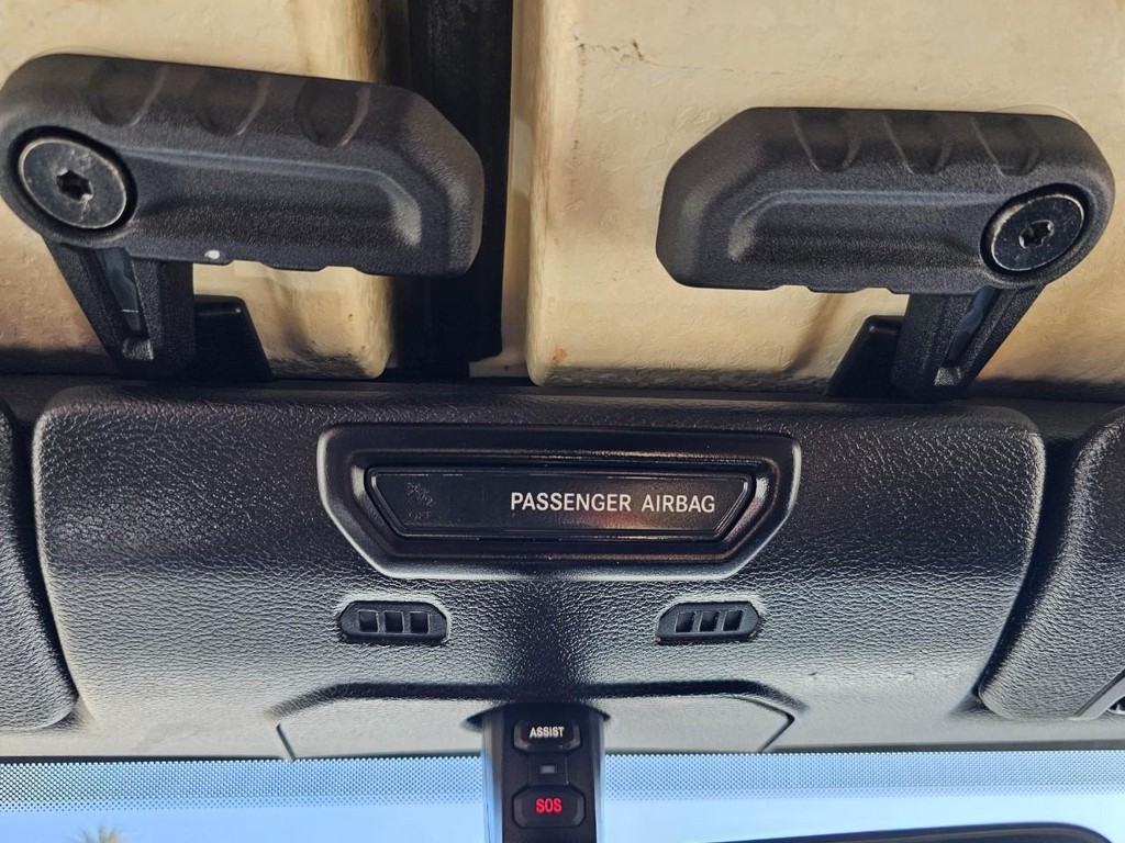 Jeep Wrangler Unlimited Vehicle Full-screen Gallery Image 36