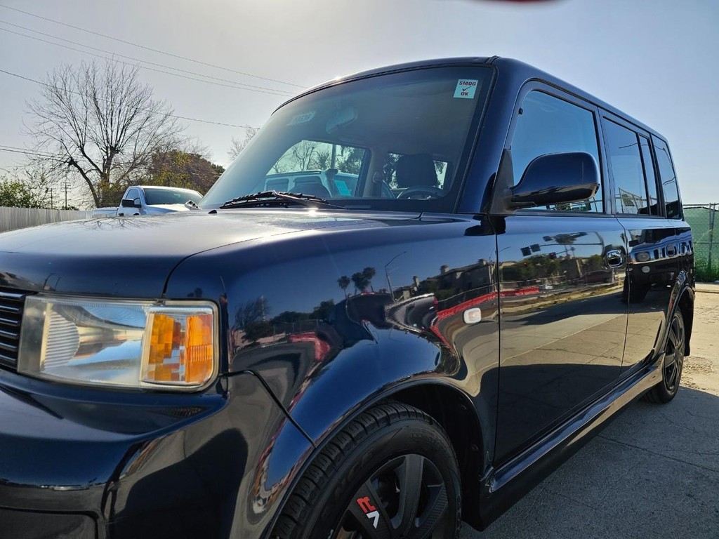 Scion xB Vehicle Full-screen Gallery Image 11