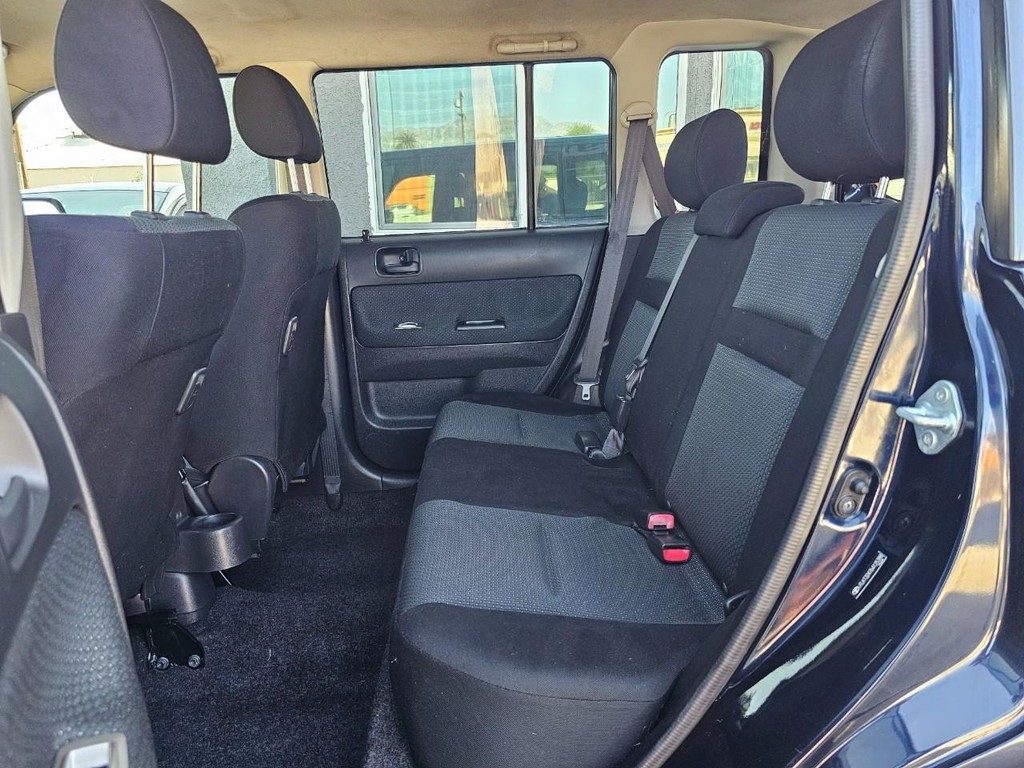 Scion xB Vehicle Full-screen Gallery Image 22