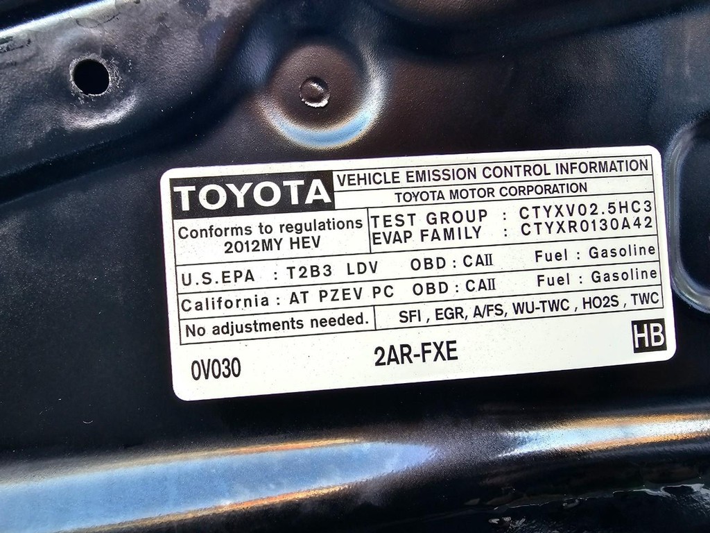 Toyota Camry Hybrid Vehicle Full-screen Gallery Image 39