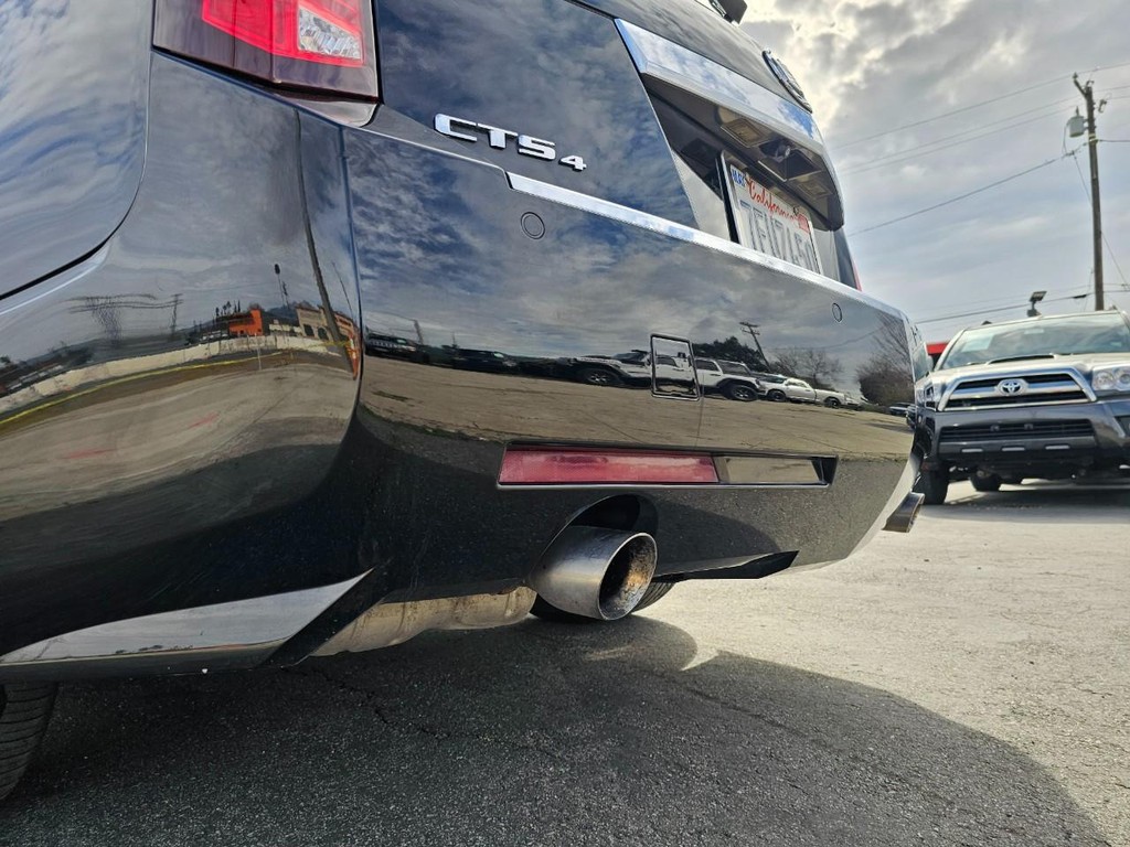 Cadillac CTS Wagon Vehicle Full-screen Gallery Image 14