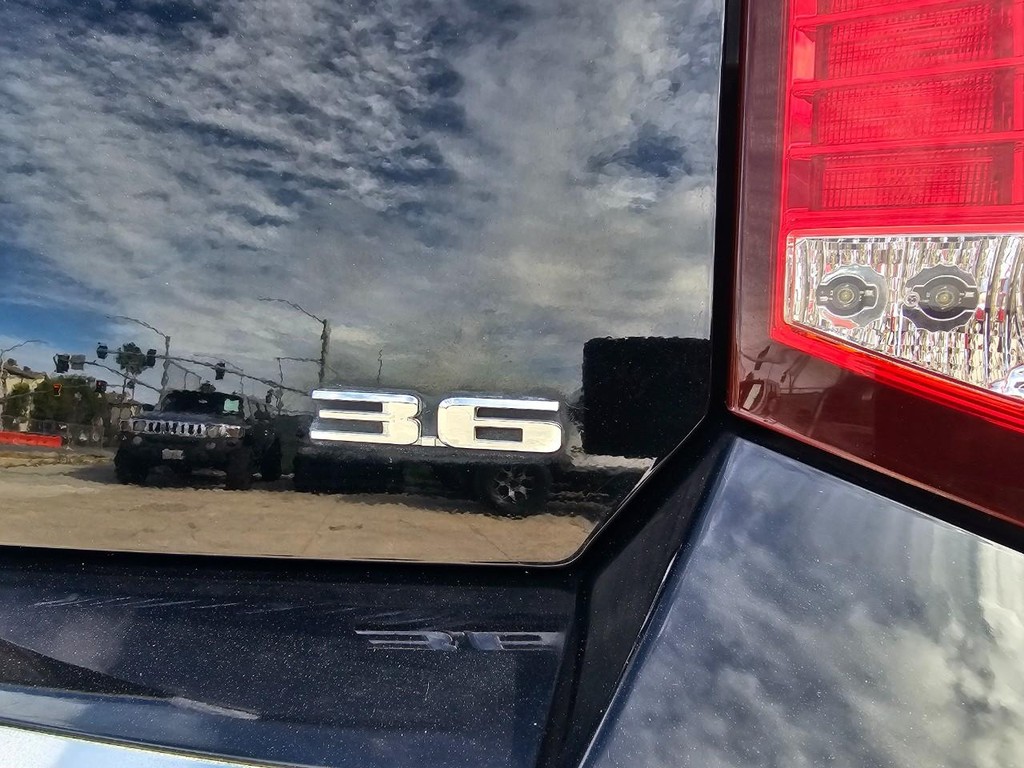 Cadillac CTS Wagon Vehicle Full-screen Gallery Image 16