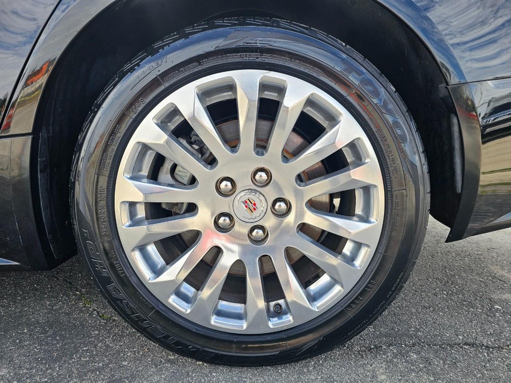 Cadillac CTS Wagon Vehicle Full-screen Gallery Image 19