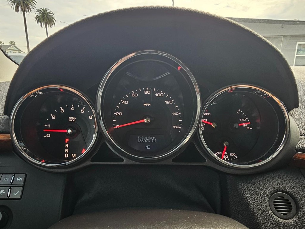 Cadillac CTS Wagon Vehicle Full-screen Gallery Image 25