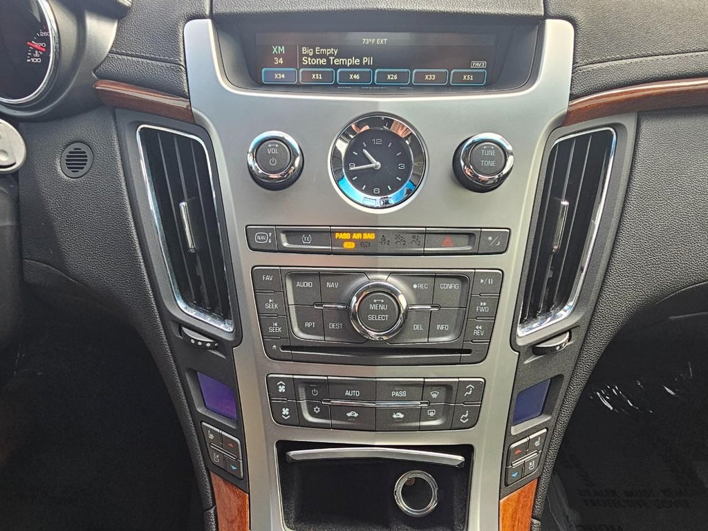 Cadillac CTS Wagon Vehicle Full-screen Gallery Image 26