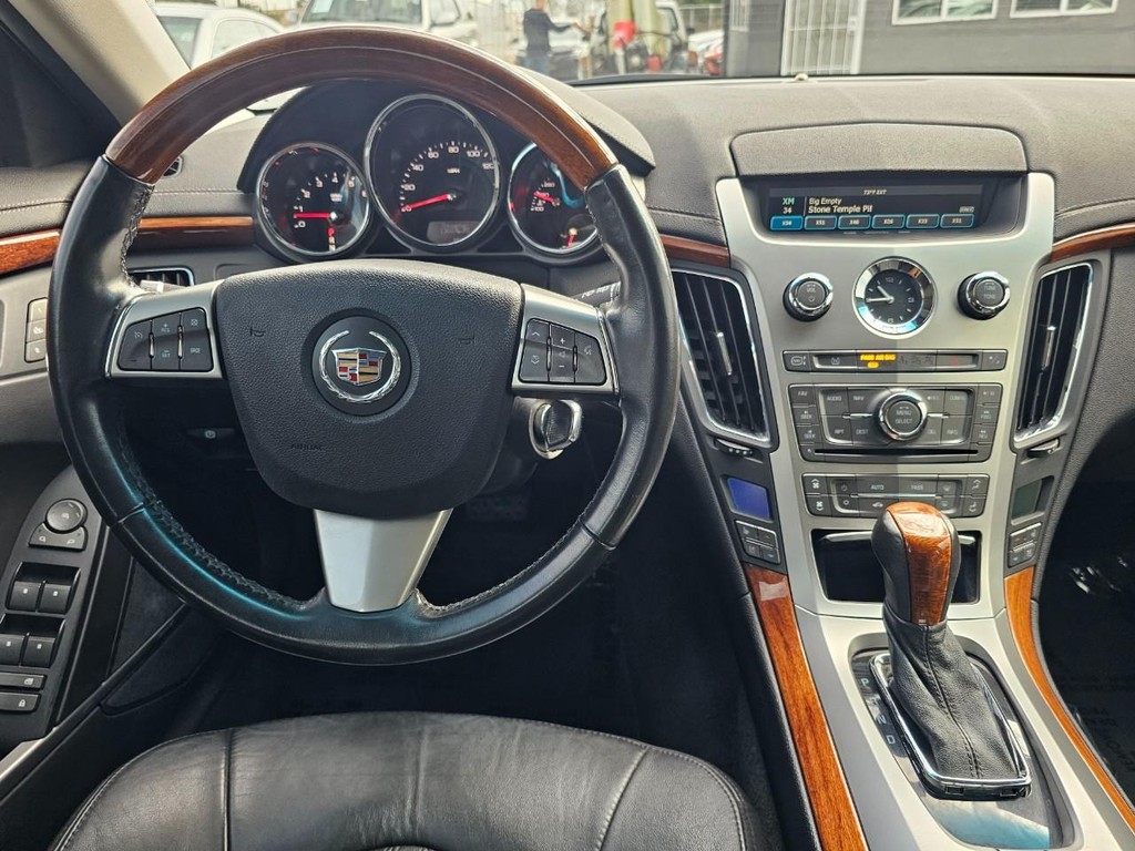 Cadillac CTS Wagon Vehicle Full-screen Gallery Image 33