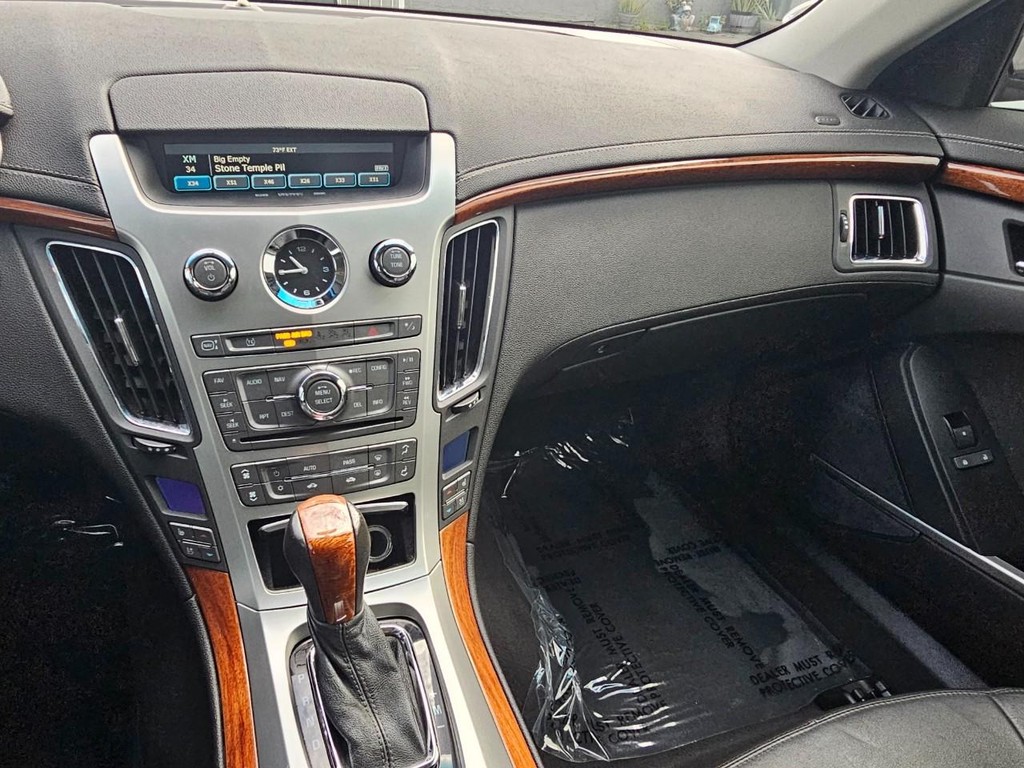 Cadillac CTS Wagon Vehicle Full-screen Gallery Image 36