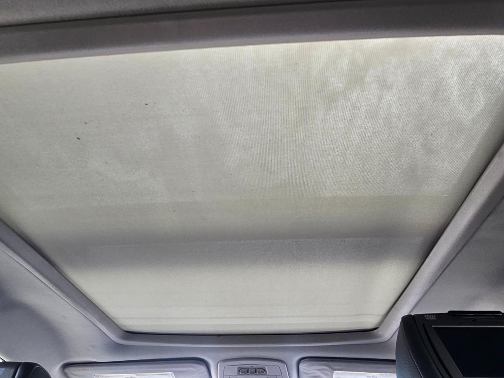 Cadillac CTS Wagon Vehicle Full-screen Gallery Image 39