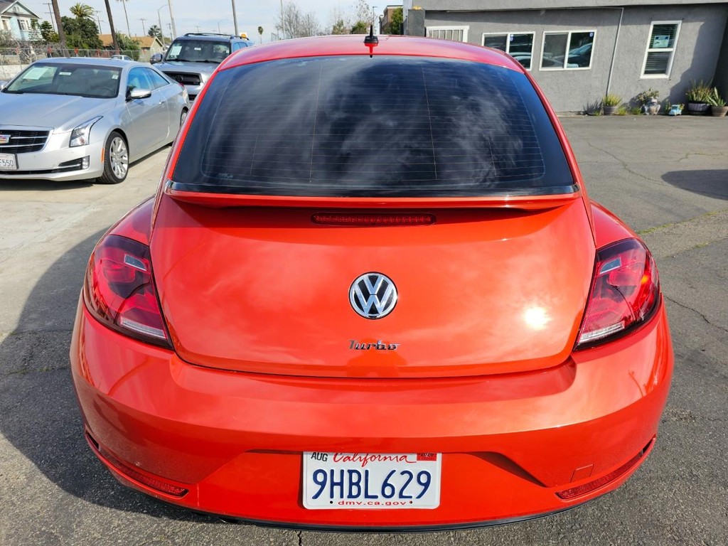 Volkswagen Beetle Vehicle Full-screen Gallery Image 5