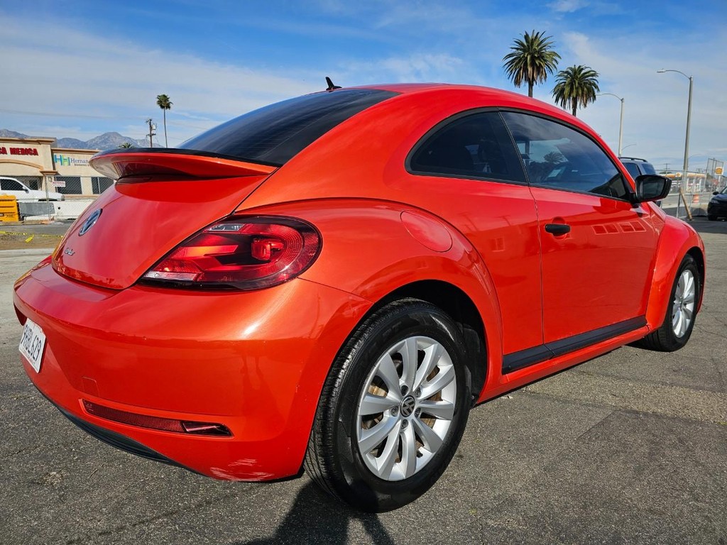 Volkswagen Beetle Vehicle Full-screen Gallery Image 6