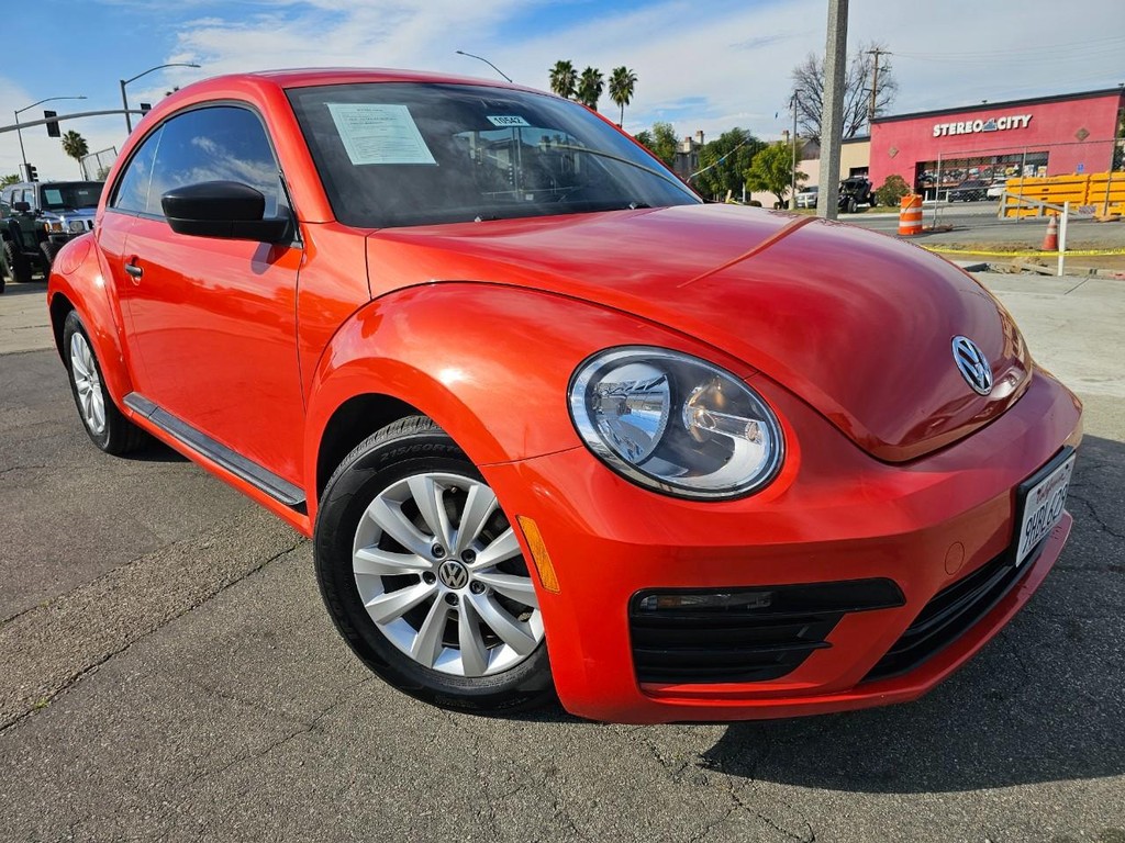 Volkswagen Beetle Vehicle Full-screen Gallery Image 8