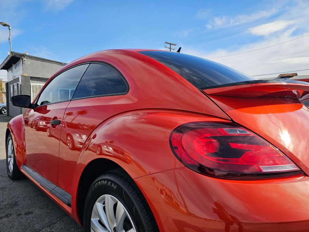 Volkswagen Beetle Vehicle Full-screen Gallery Image 12