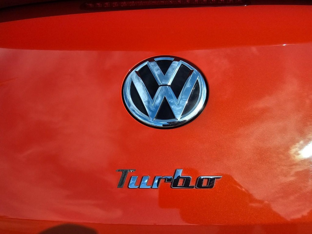 Volkswagen Beetle Vehicle Full-screen Gallery Image 15