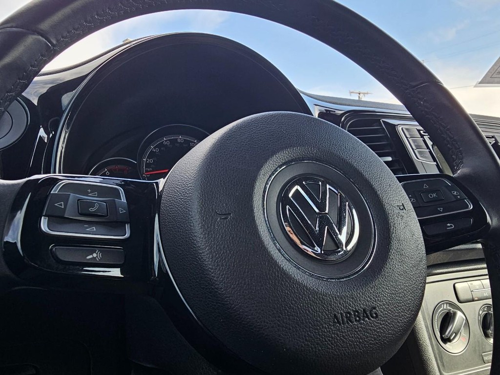 Volkswagen Beetle Vehicle Full-screen Gallery Image 20