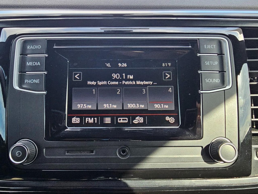 Volkswagen Beetle Vehicle Full-screen Gallery Image 23