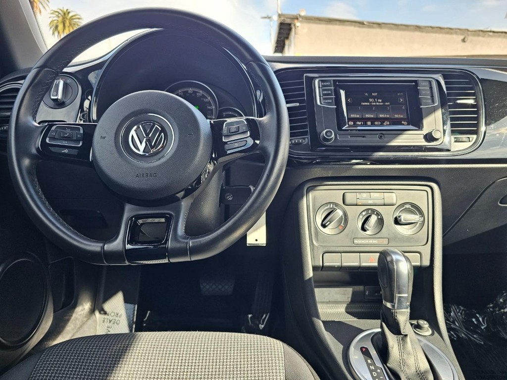 Volkswagen Beetle Vehicle Full-screen Gallery Image 28