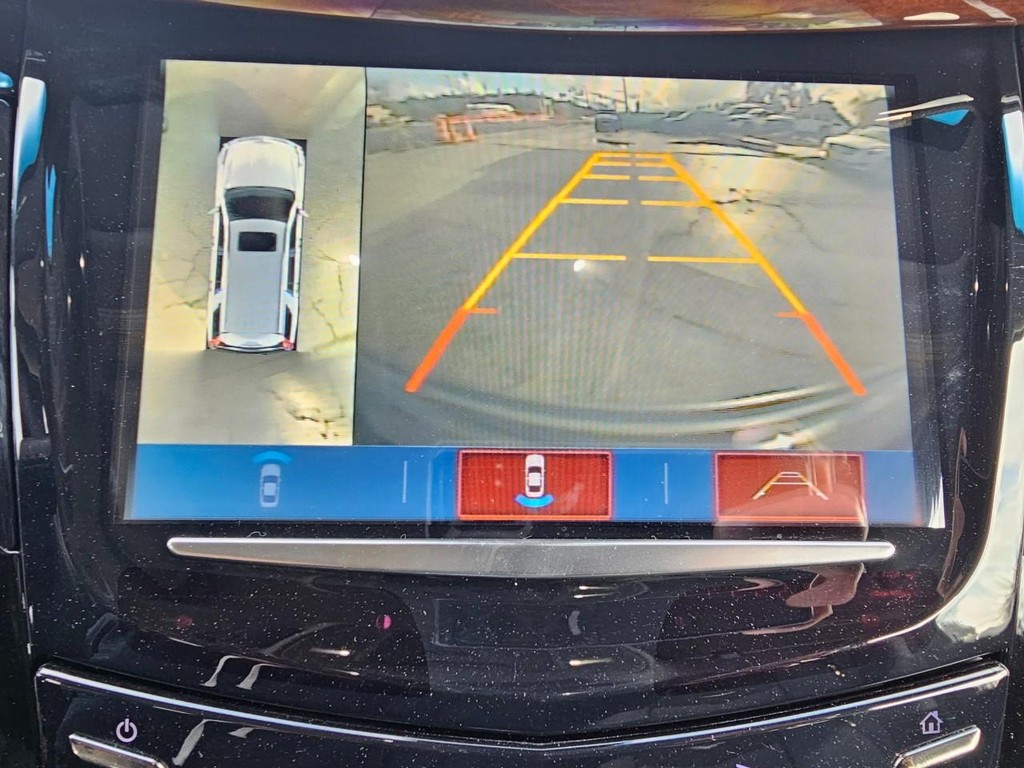 Cadillac Escalade ESV Vehicle Full-screen Gallery Image 25