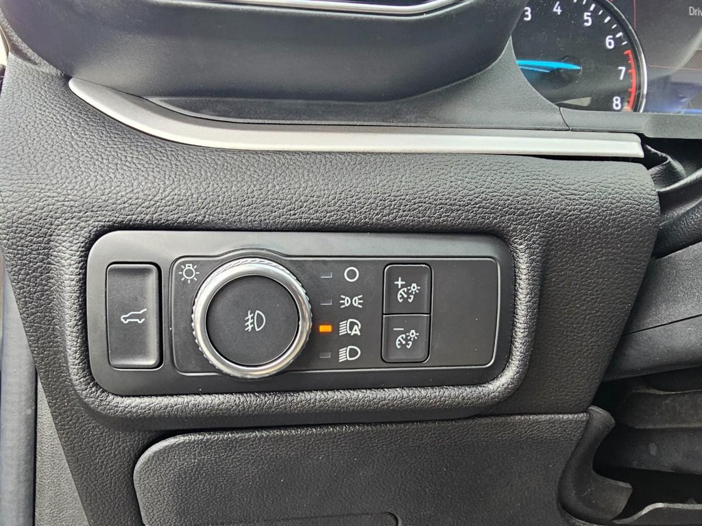 Ford Explorer Vehicle Full-screen Gallery Image 17