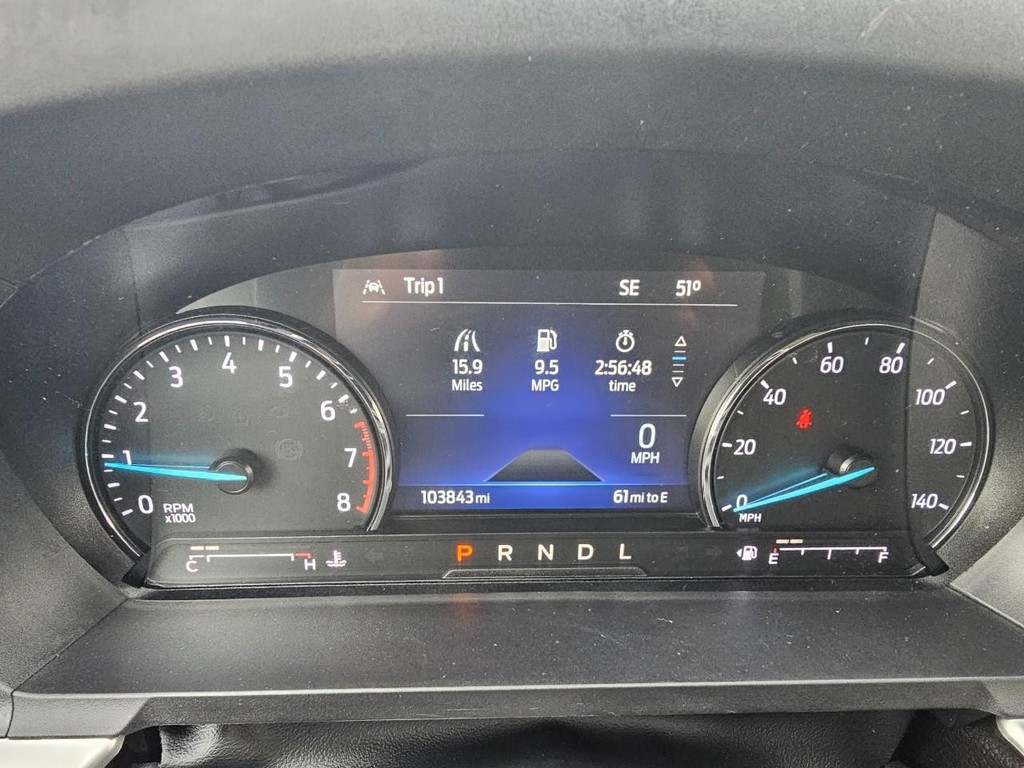 Ford Explorer Vehicle Full-screen Gallery Image 20