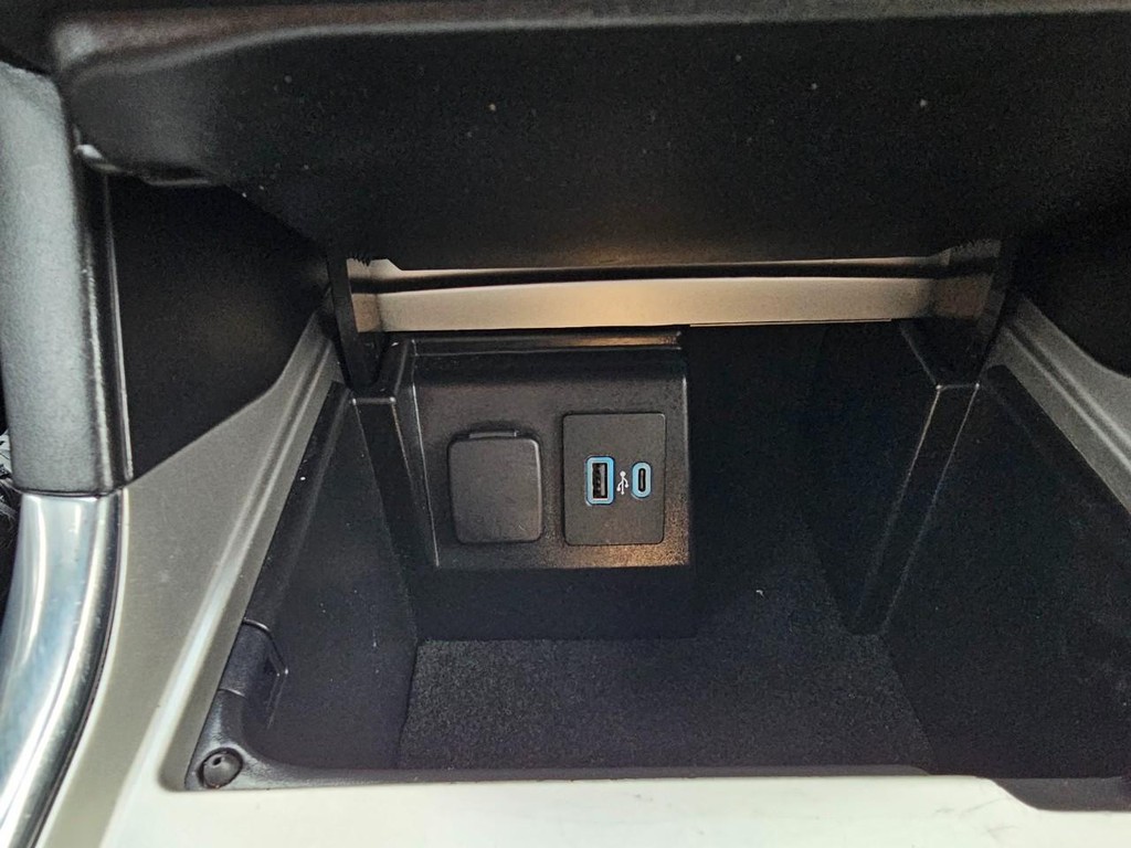 Ford Explorer Vehicle Full-screen Gallery Image 23