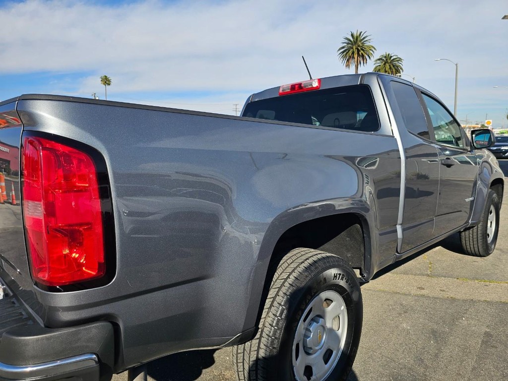 Chevrolet Colorado Vehicle Full-screen Gallery Image 13